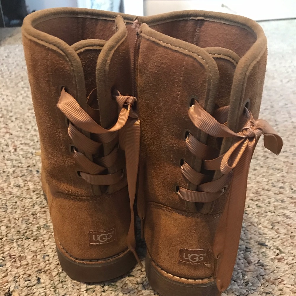 UGG BOOTS